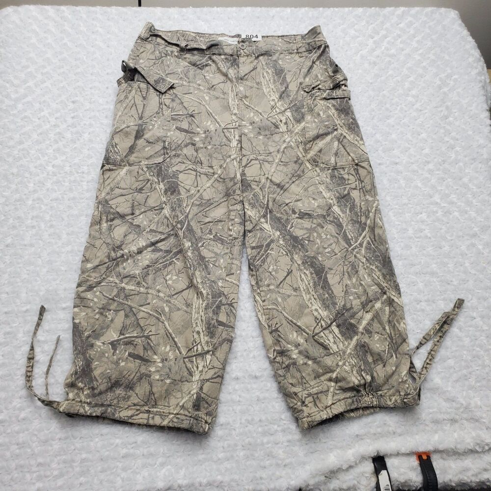 Almost Famous Camo Cargo Capri Pants Womens 3X Gray Tree Camouflage Cropped
